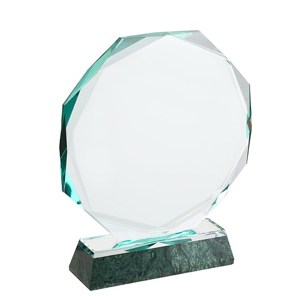 מגן הוקרה קריסטל ממותג עם חריטה לאירוע חברה